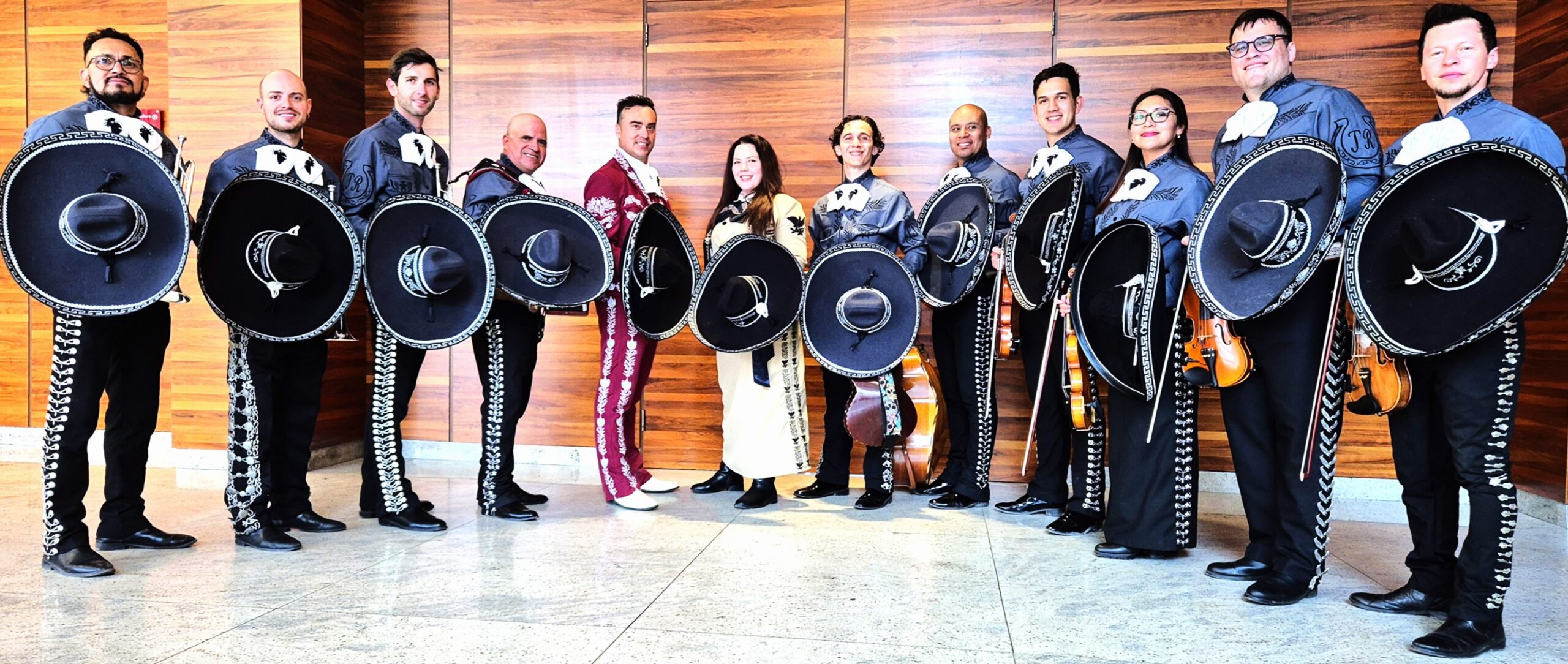 Mariachi de 12 músicos en Valencia