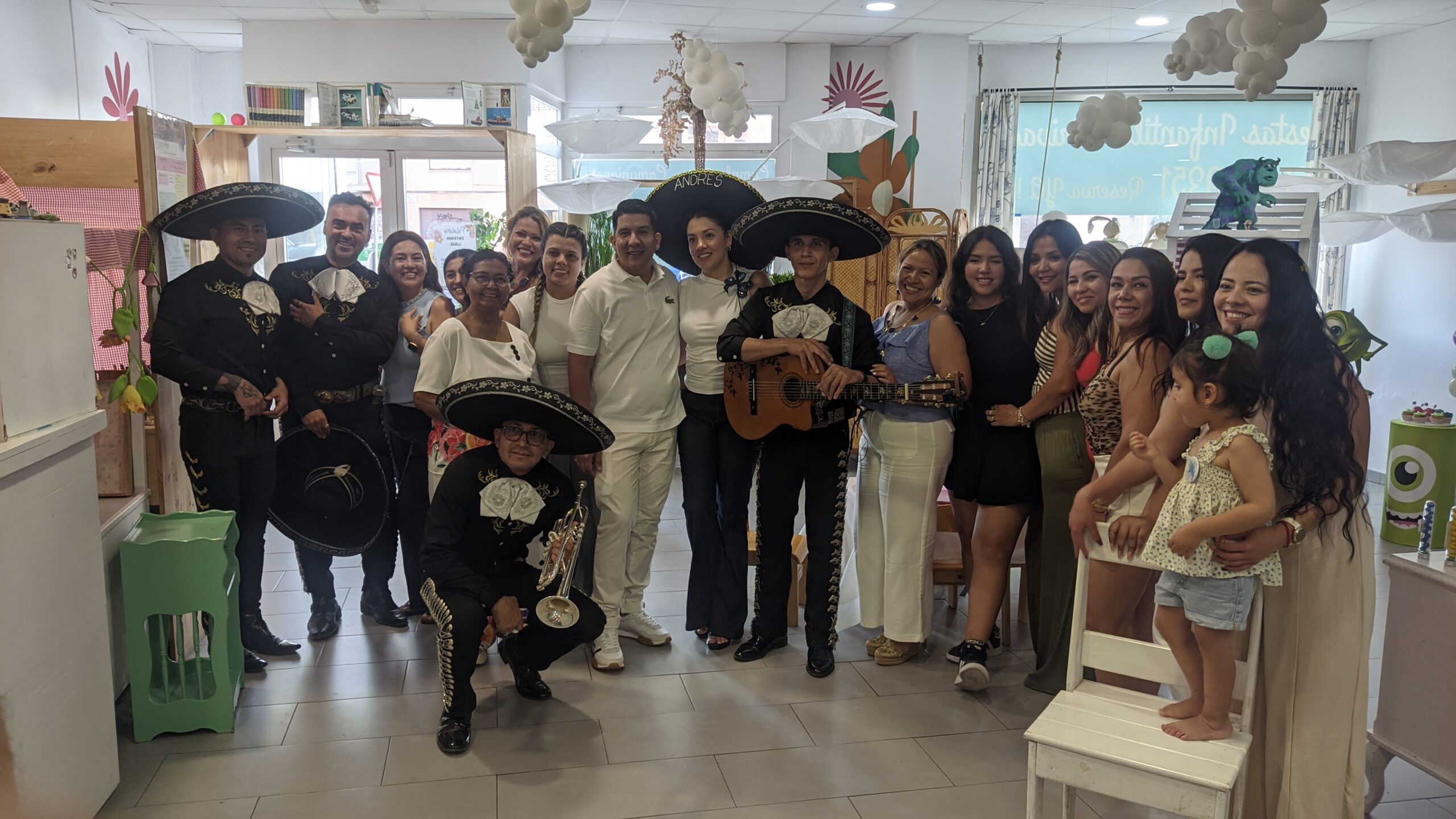 Cumpleaños familiar con mariachi