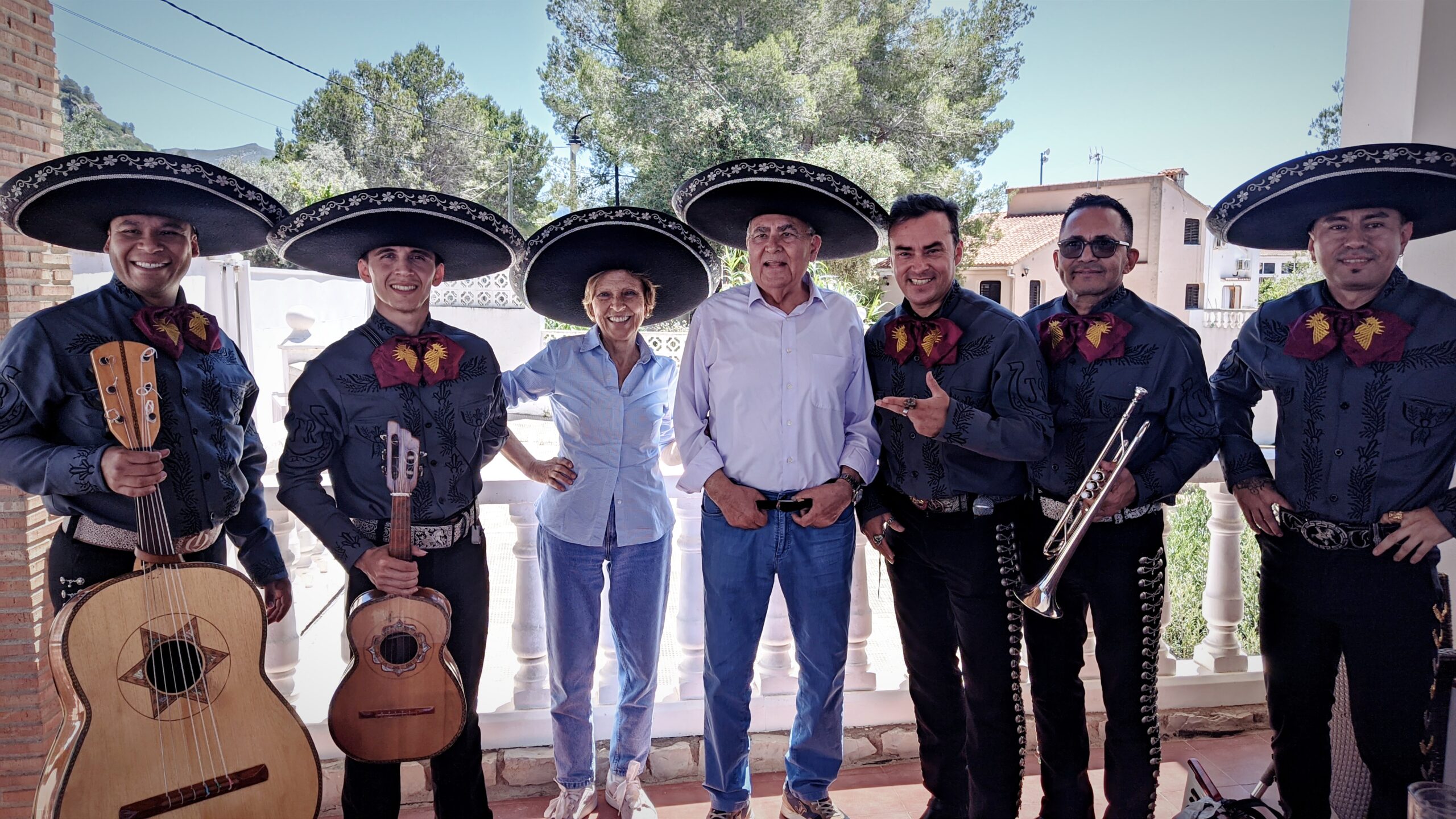 Cumpleaños para abuelos con mariachi