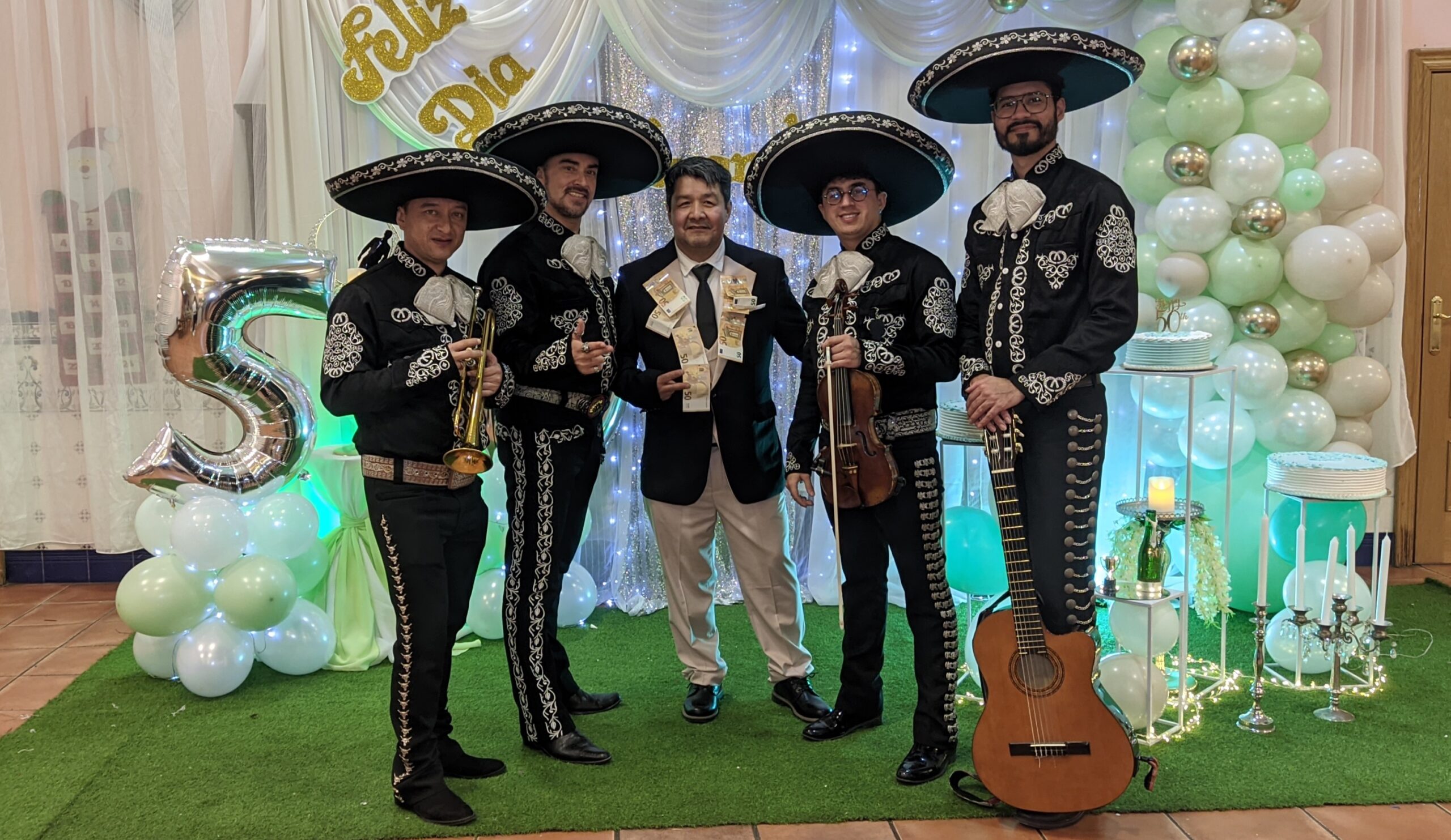 Cumpleaños para papá con mariachi