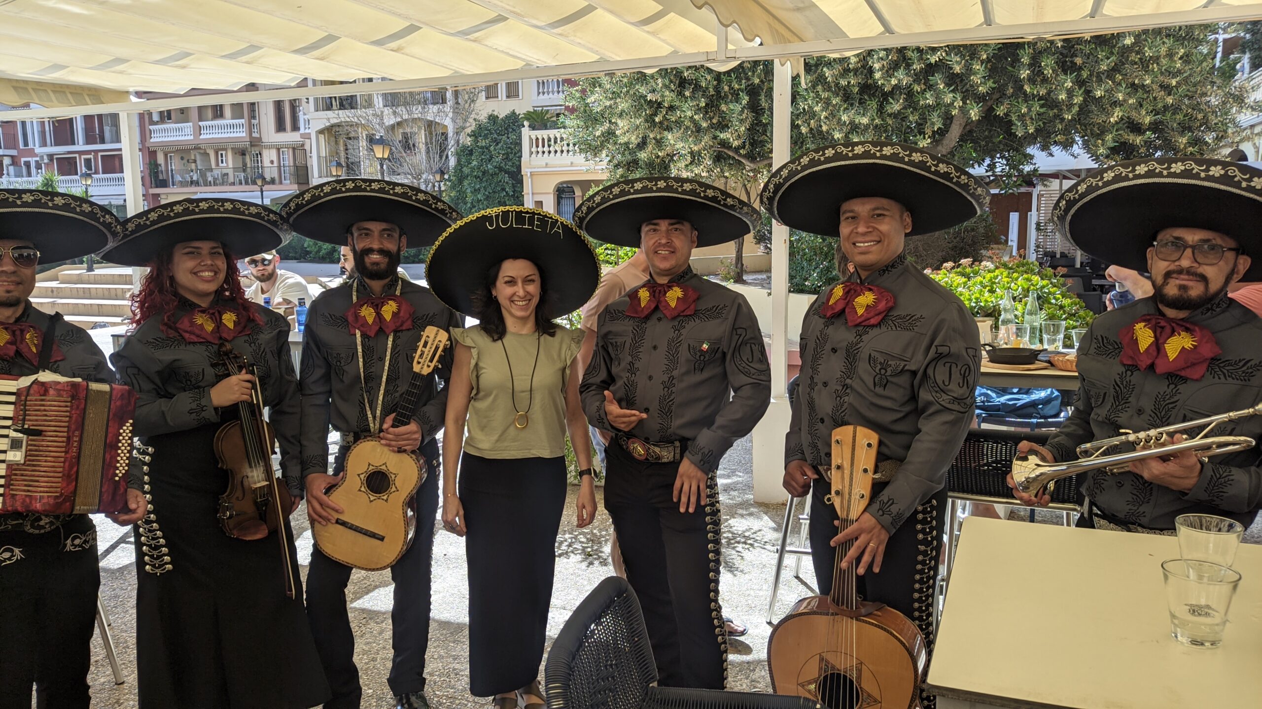 Mariachi en cumpleaños en Valencia